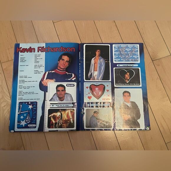 Backstreet Boys collectible sticker book - Picture 4 of 10